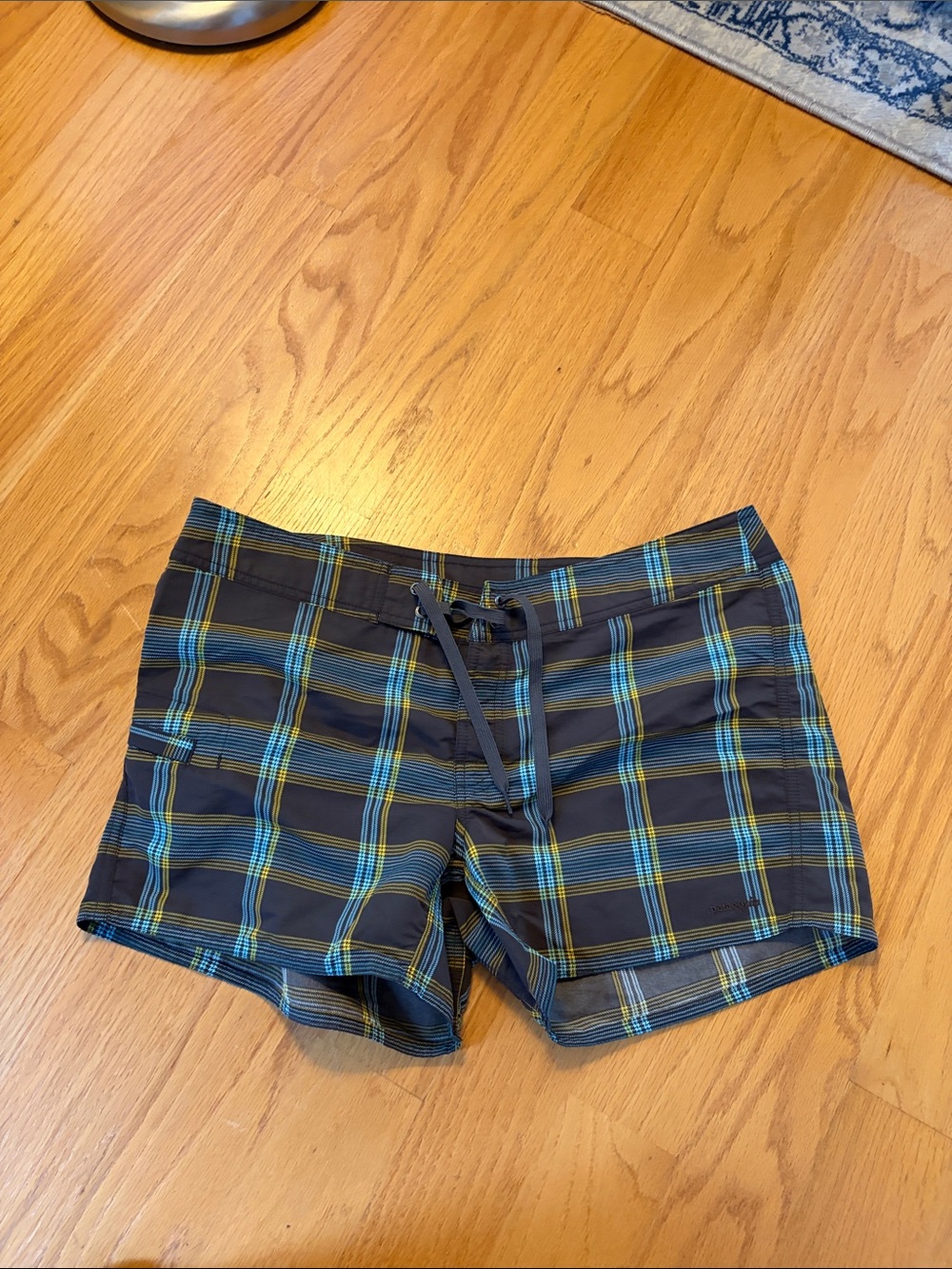 PATAGONIA‎ Wavefarer Board Shorts Size 14 grayish/brown plaid